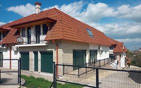 Szellorozsa Apartman